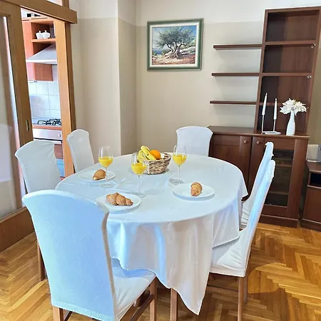 Forty Two Apartment *